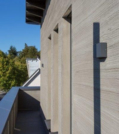 Cappuccino-Fassade mit Besenstrich-Putz
